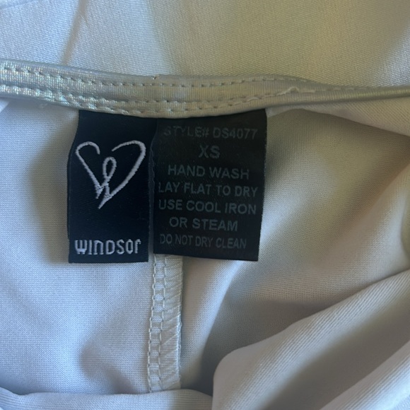 Silver, metallic bodysuit, great condition, no stains, size extra small - Picture 3 of 5